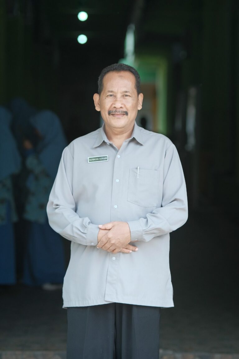 Drs. Bandung Gunadi