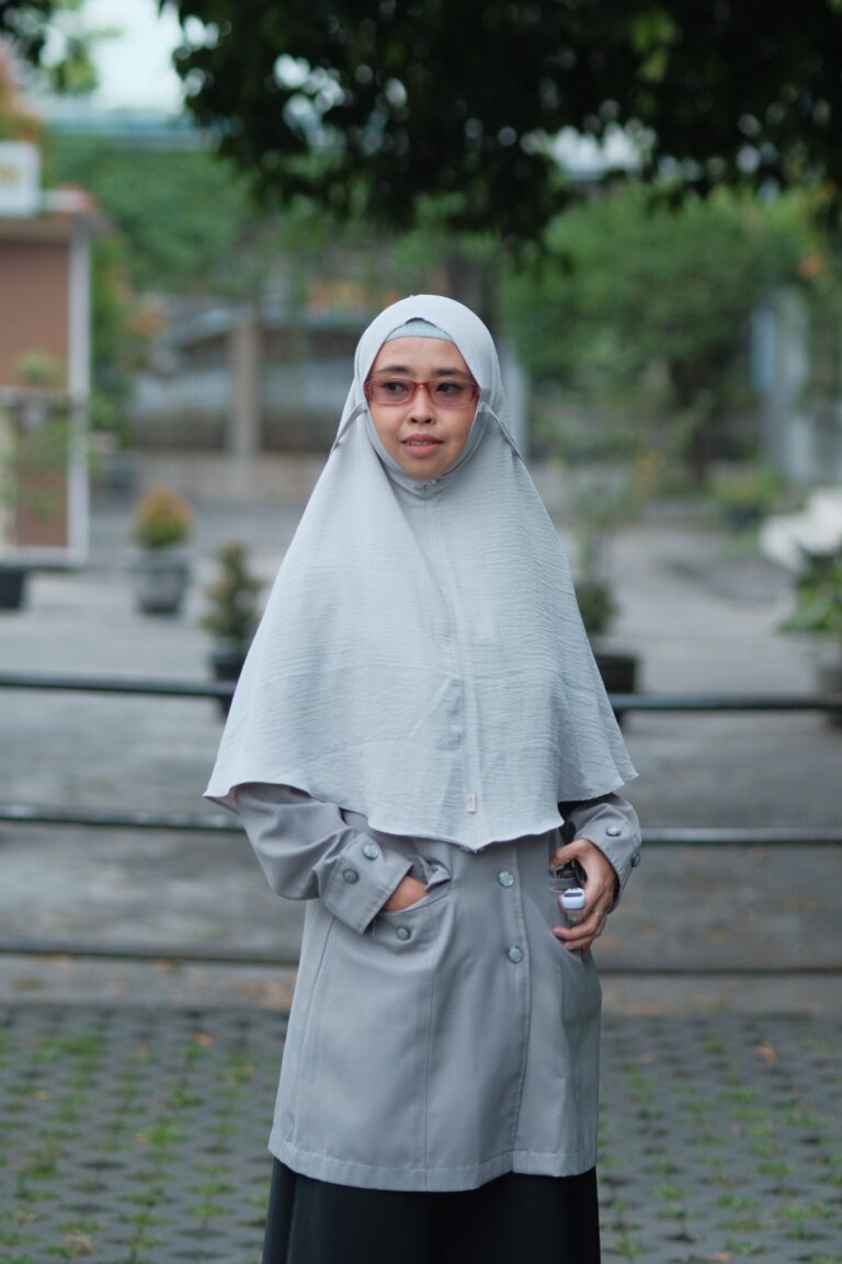 Tina Handayani, S. Pd